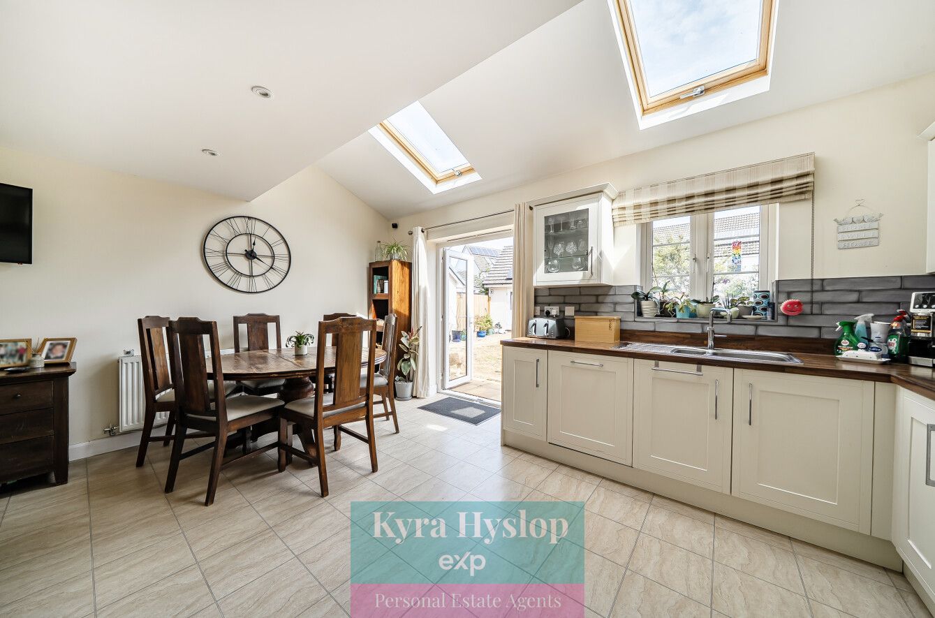 Detached House in Exeter 3
