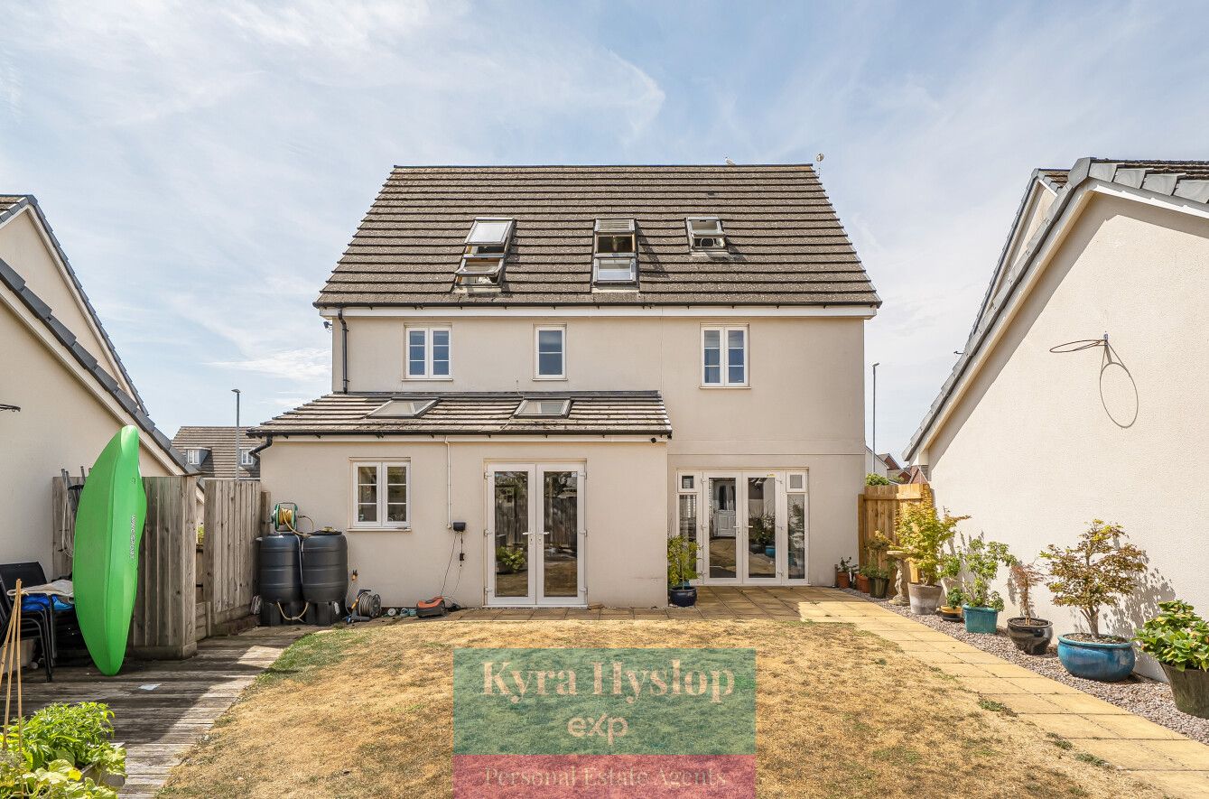 Detached House in Exeter 2