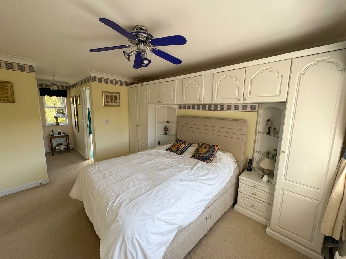 Detached House for sale in Ashford, Bryony Drive, Kingsnorth, Ashford, TN23