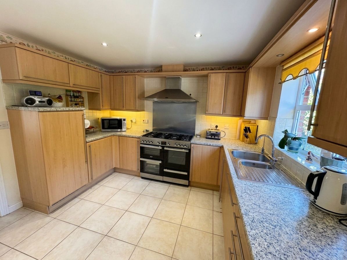 Detached House for sale in Ashford, Bryony Drive, Kingsnorth, Ashford, TN23