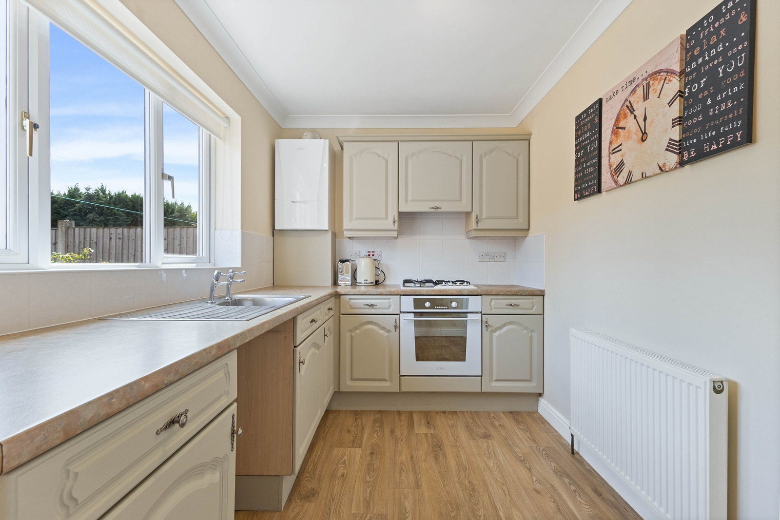 Semi Detached Bungalow for sale in Pontefract, Queensway Place, Pontefract, 599 m²