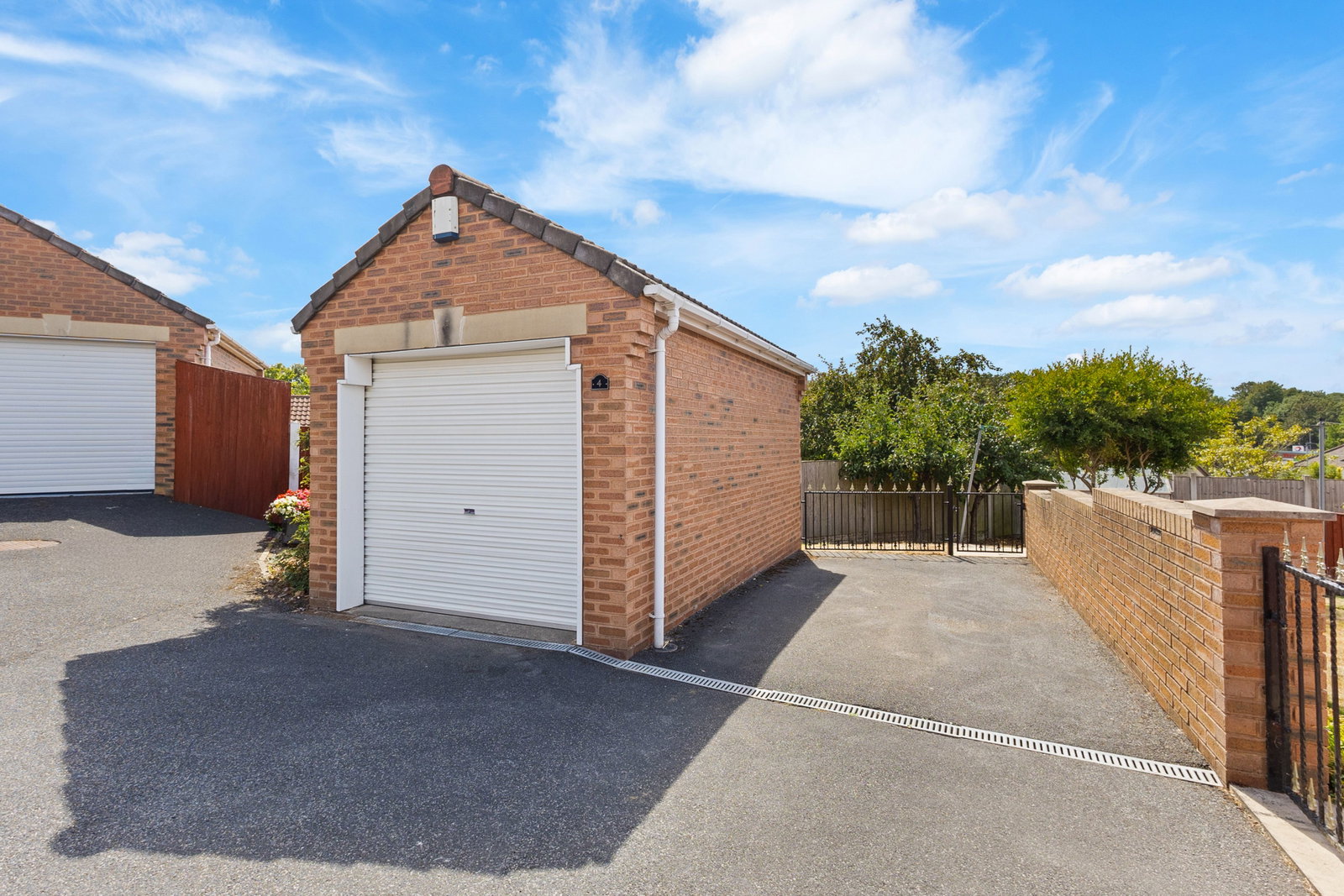 Semi Detached Bungalow for sale in Pontefract, Queensway Place, Pontefract, 599 m²