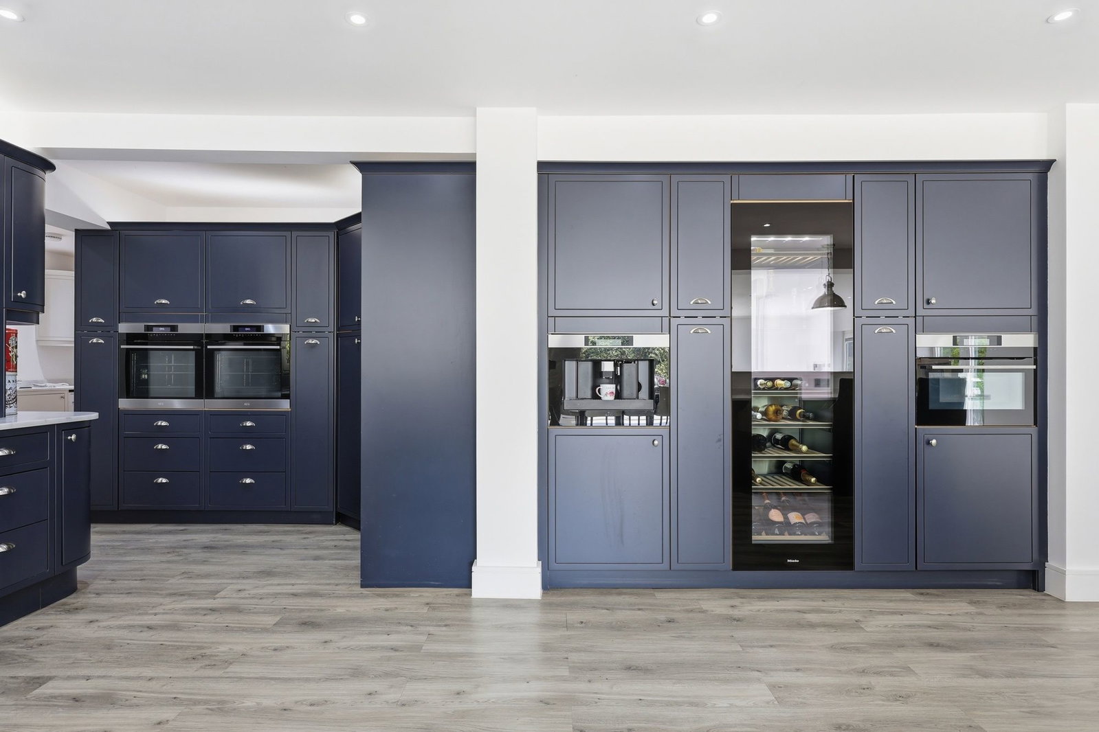 Detached House for sale in Billericay, Noak Hill Road, Billericay, CM12, 6498 m²