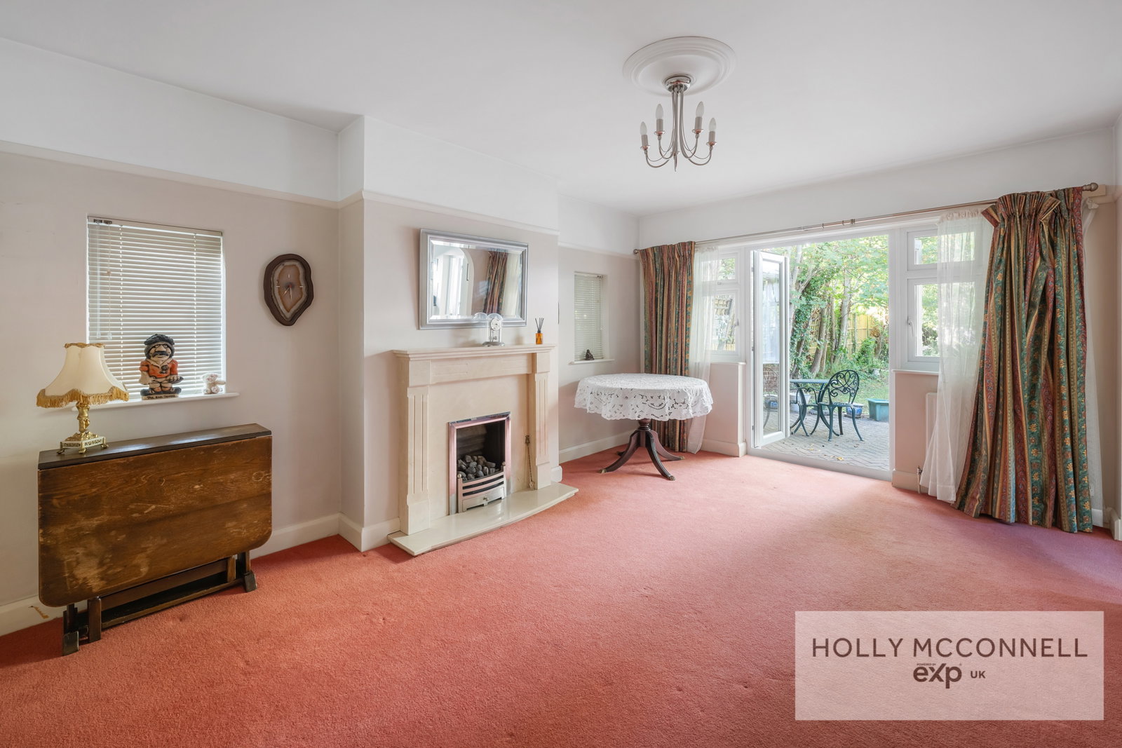 Detached House for sale in Orpington, Knoll Rise, Orpington, BR6 0DD