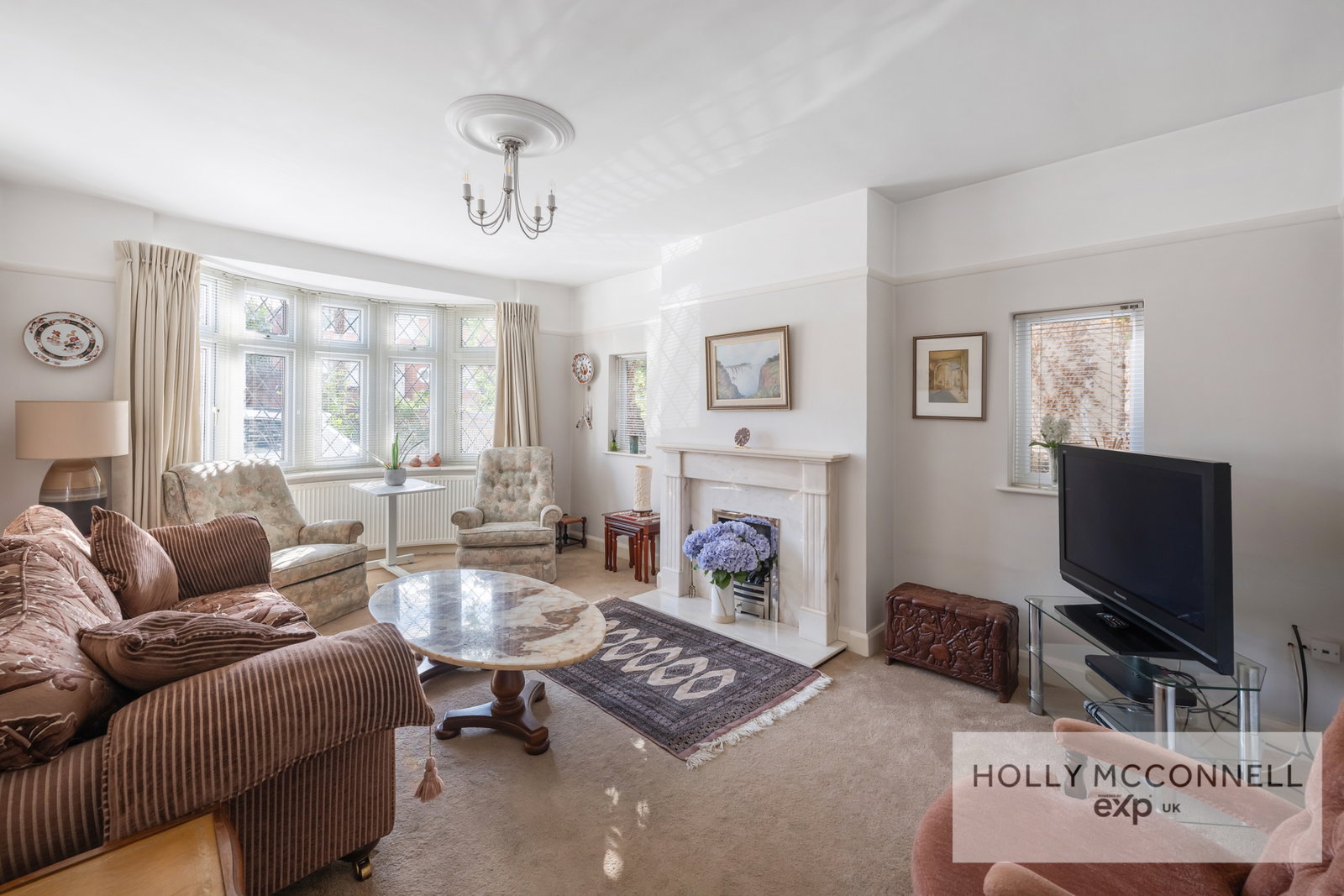 Detached House for sale in Orpington, Knoll Rise, Orpington, BR6 0DD