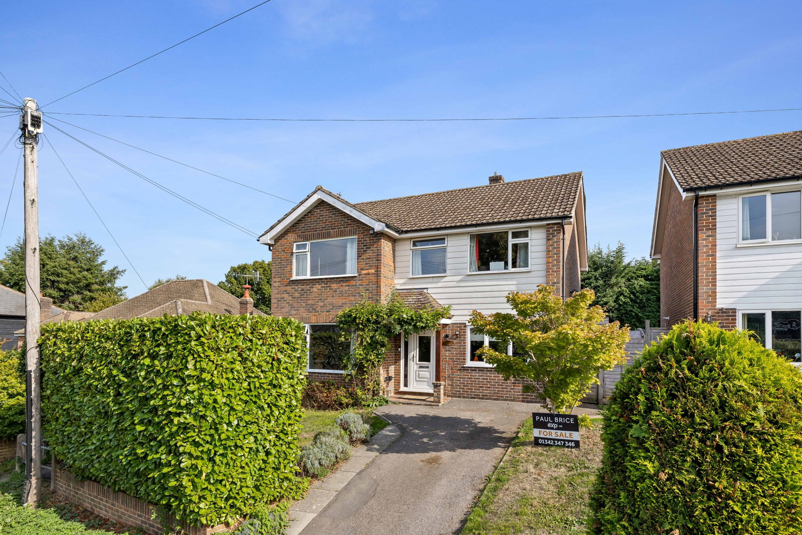 Detached House for sale in Lingfield, West Street, Dormansland