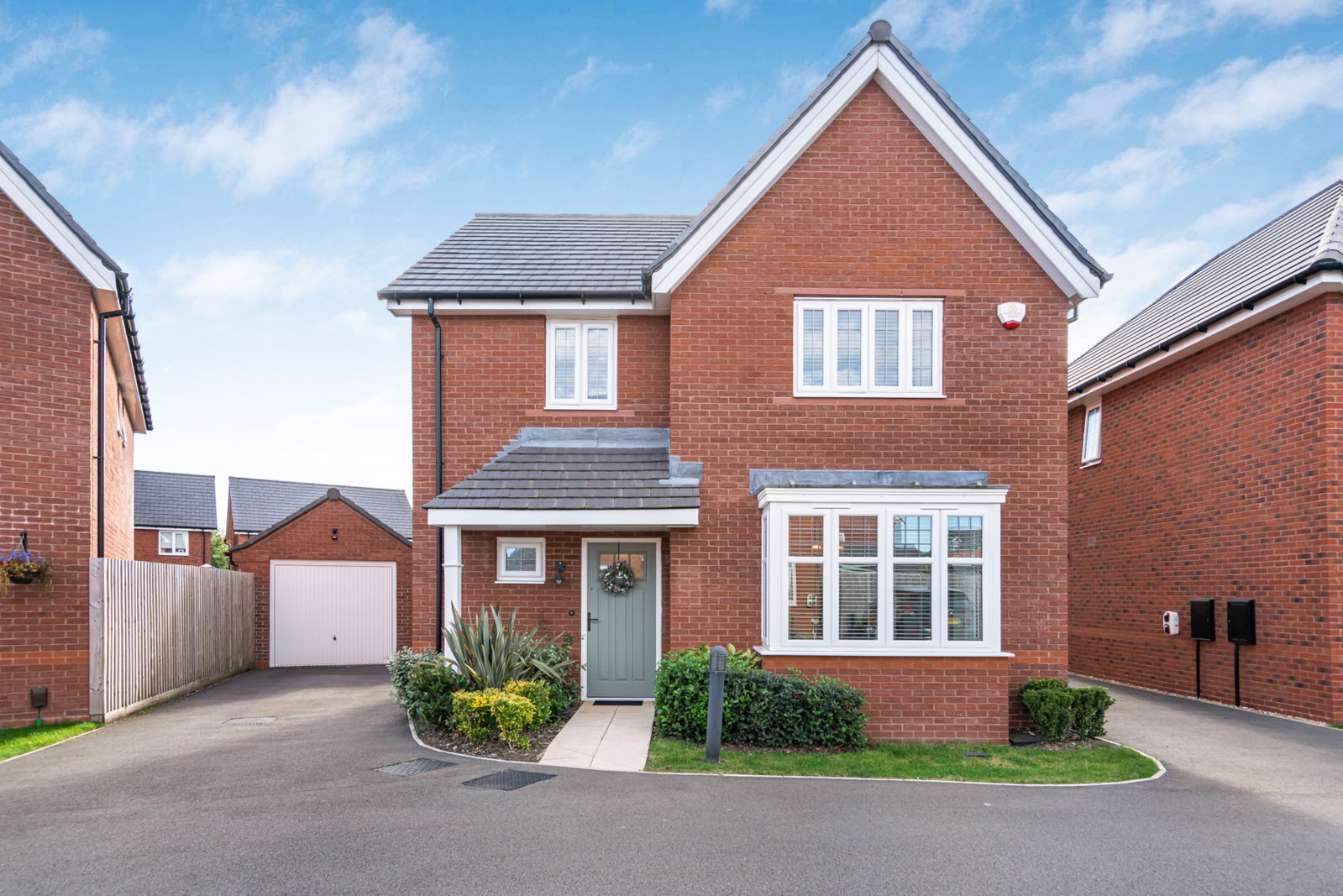 Detached House for sale in Warrington, Thompson Farm Meadow, Lowton, WA3 2UJ, 1489 m²