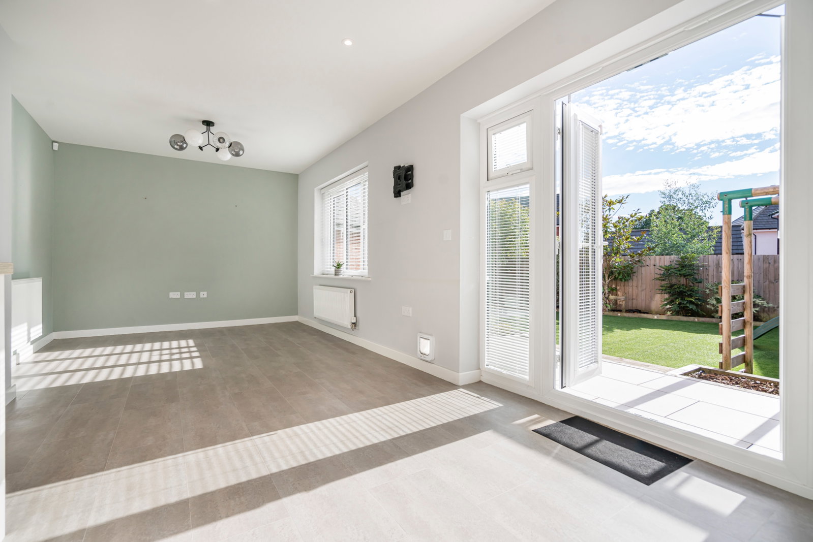 Detached House for sale in Warrington, Thompson Farm Meadow, Lowton, WA3 2UJ, 1489 m²