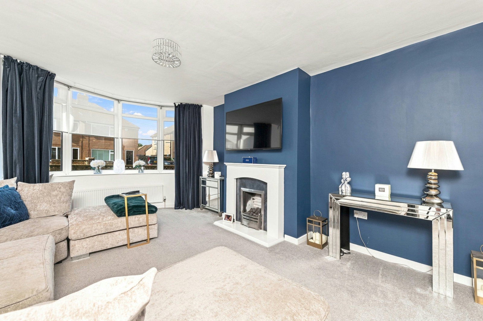Semi Detached House in Leeds 3