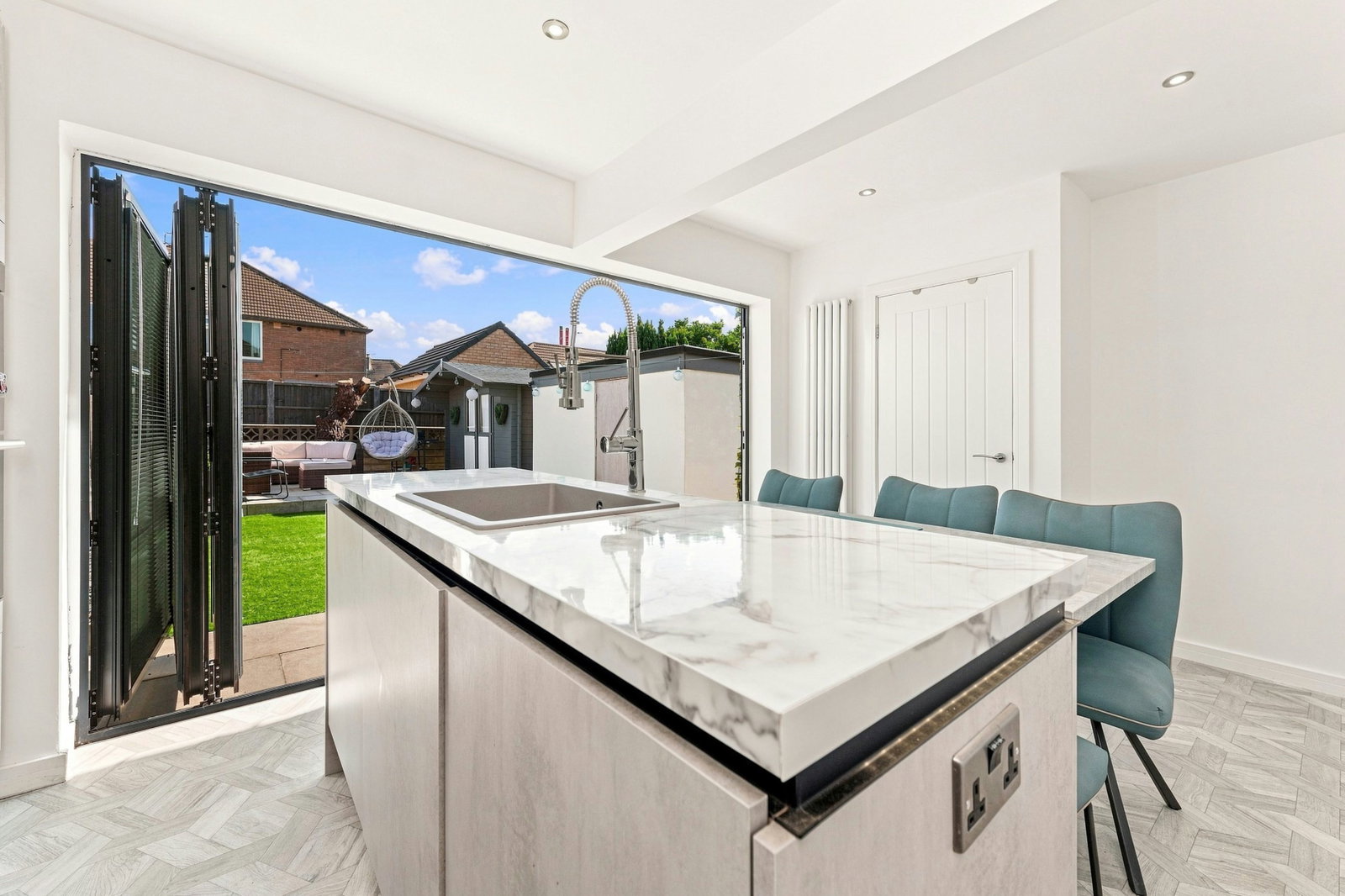 Semi Detached House in Leeds 4