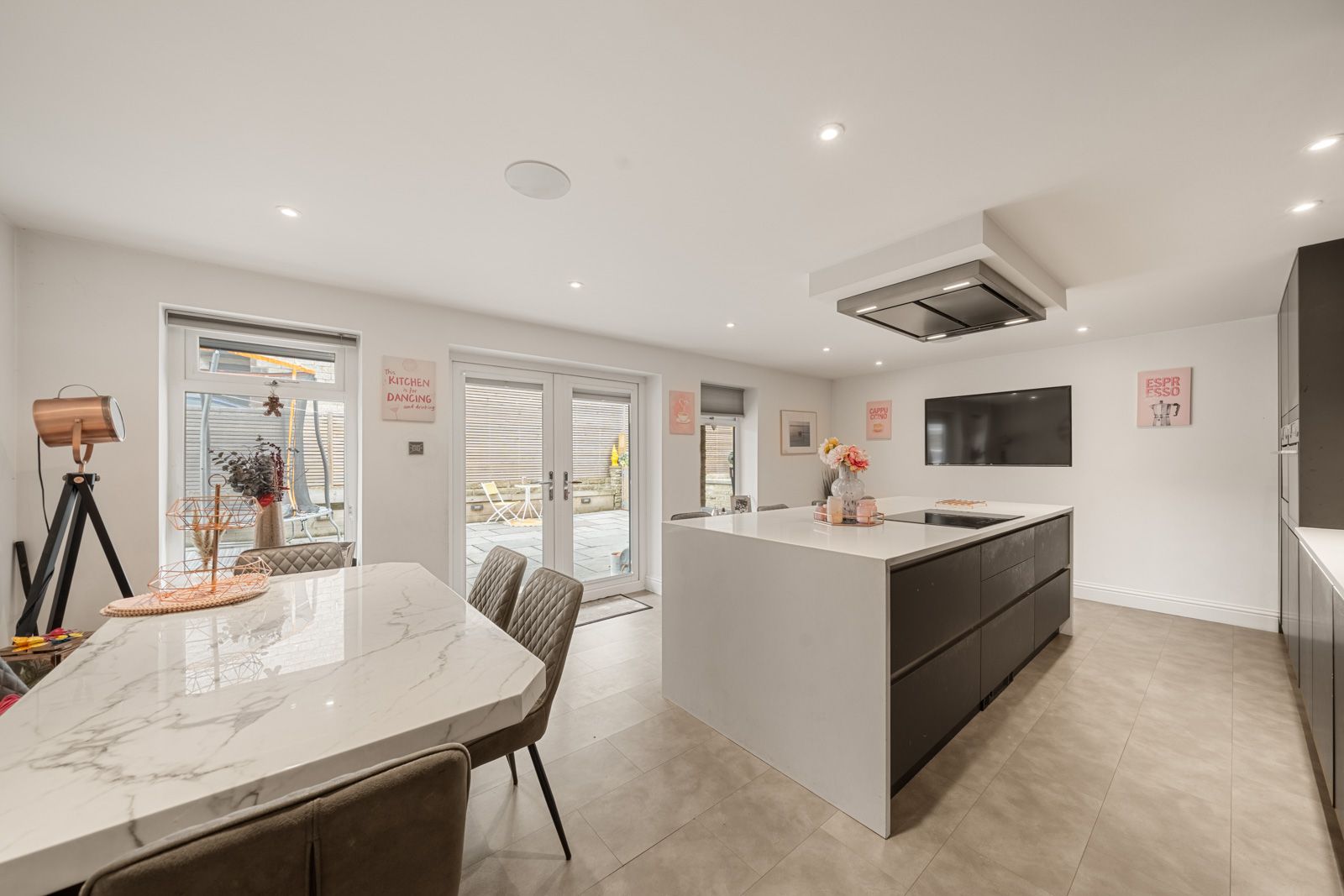 Detached House for sale in Halifax, Crossley Hill, Salterhebble