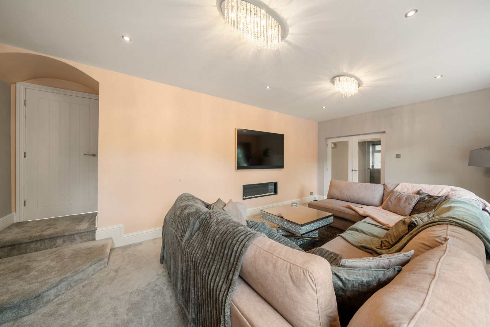 Detached House for sale in Halifax, Crossley Hill, Salterhebble