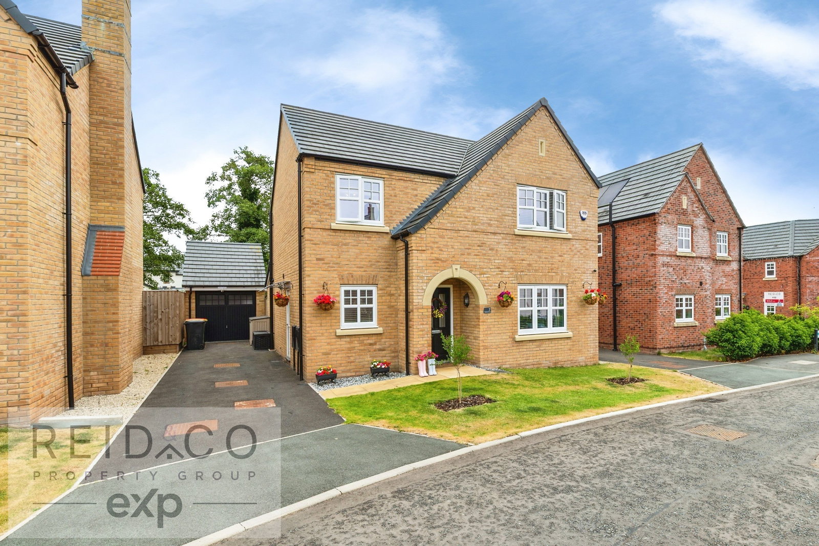 Detached House for sale in Preston, Daresbury Close, Cottam, Preston, PR4 0QT, 1509 m²