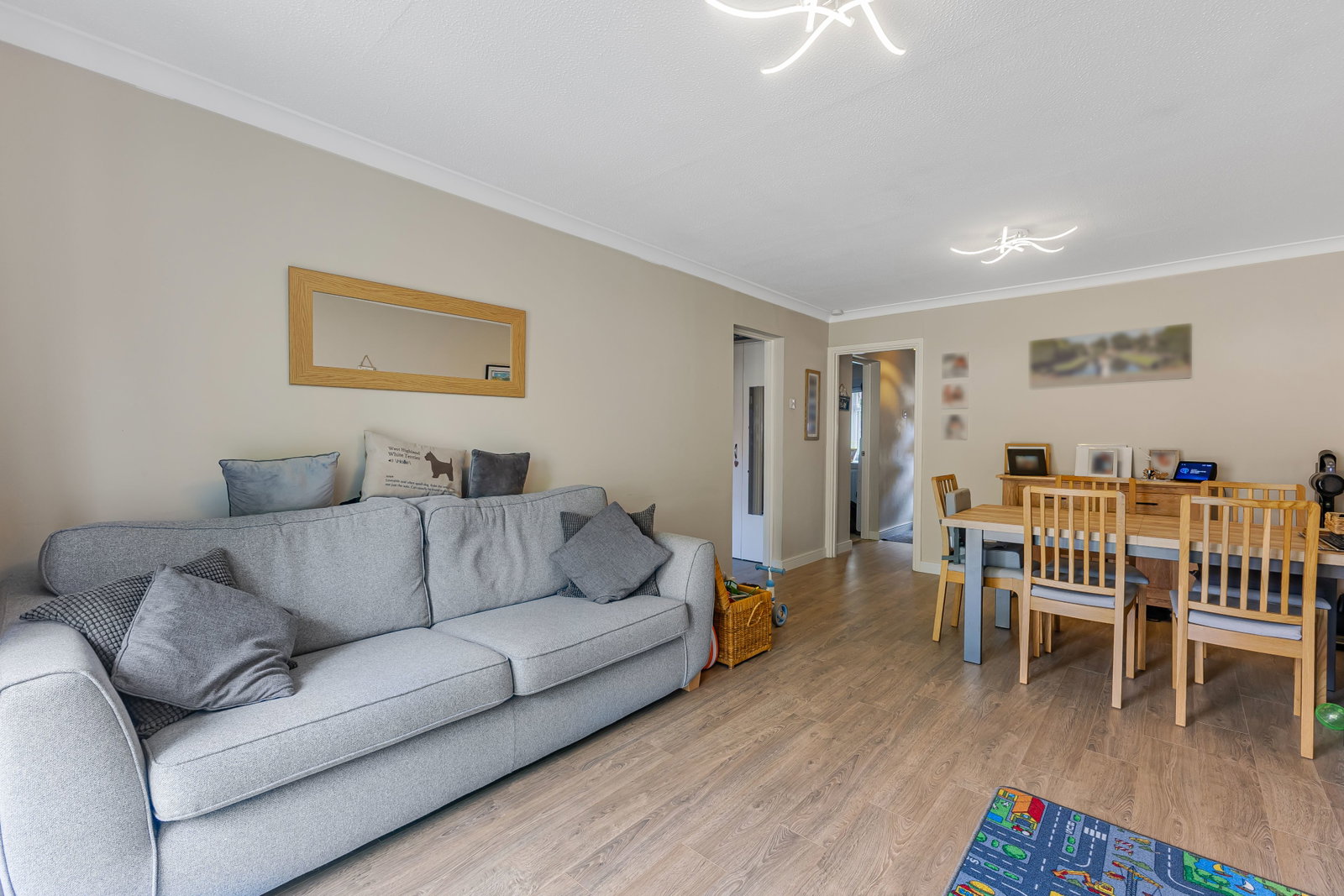 Semi Detached Bungalow for sale in Dunstable, Cemetery Road, Houghton Regis, 621 m²