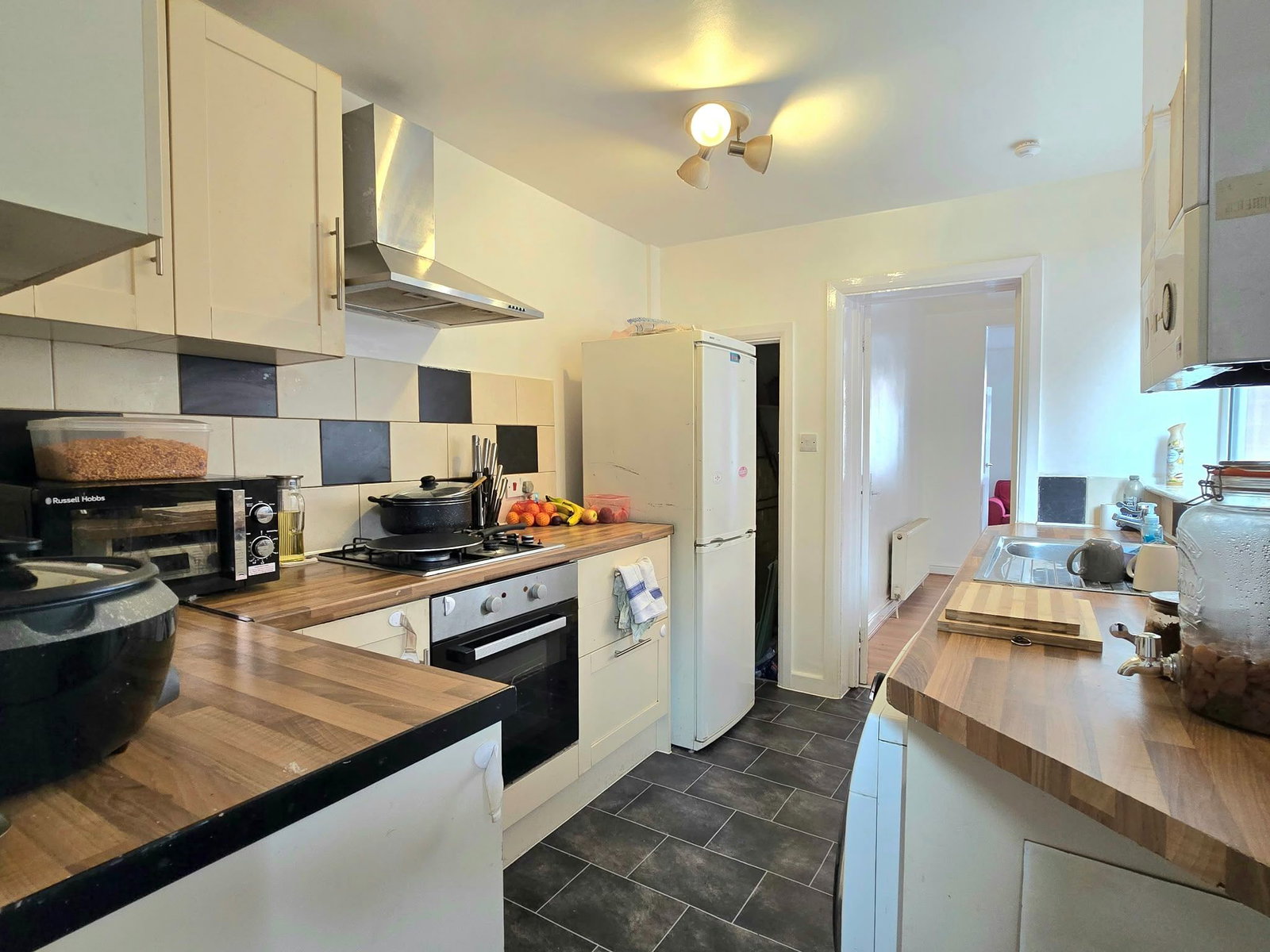 Terraced House for sale in Northampton, Gordon Street, Northampton, NN2 6BY, 840 m²