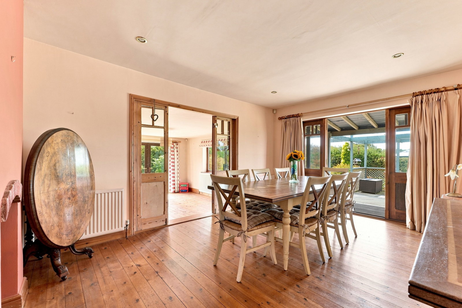 Detached House in Newark 5