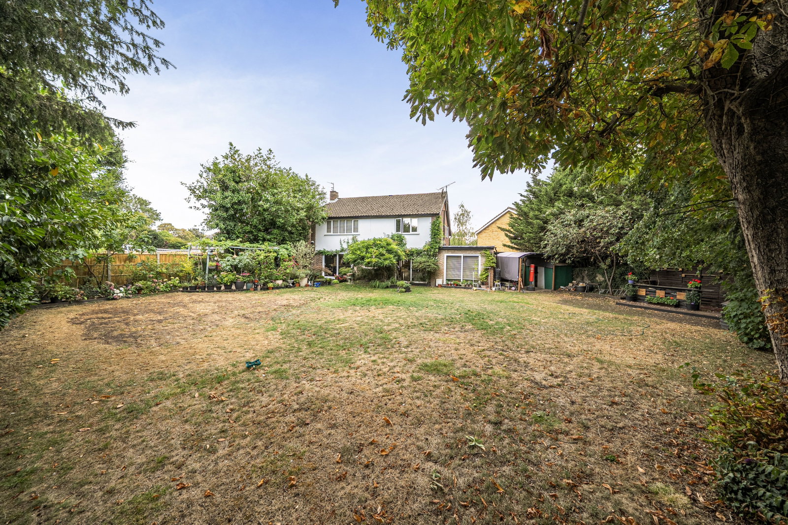 Detached House for sale in Bushey, Wren Crescent, Bushey, WD23