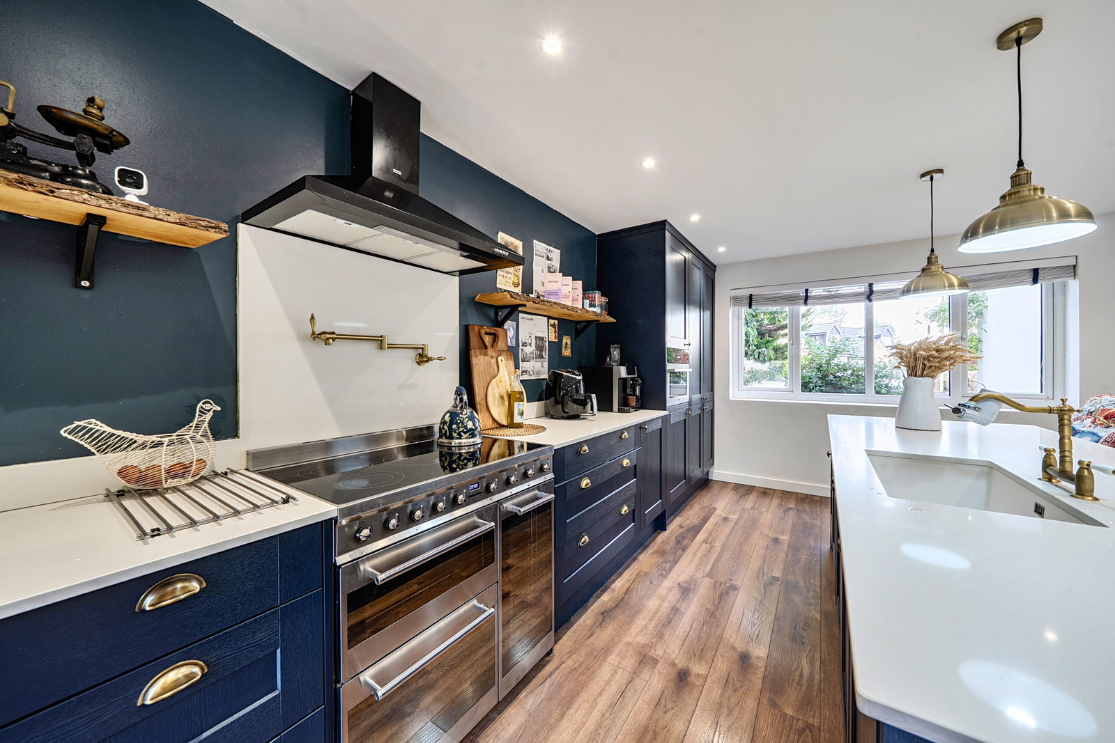Detached House for sale in Bushey, Wren Crescent, Bushey, WD23