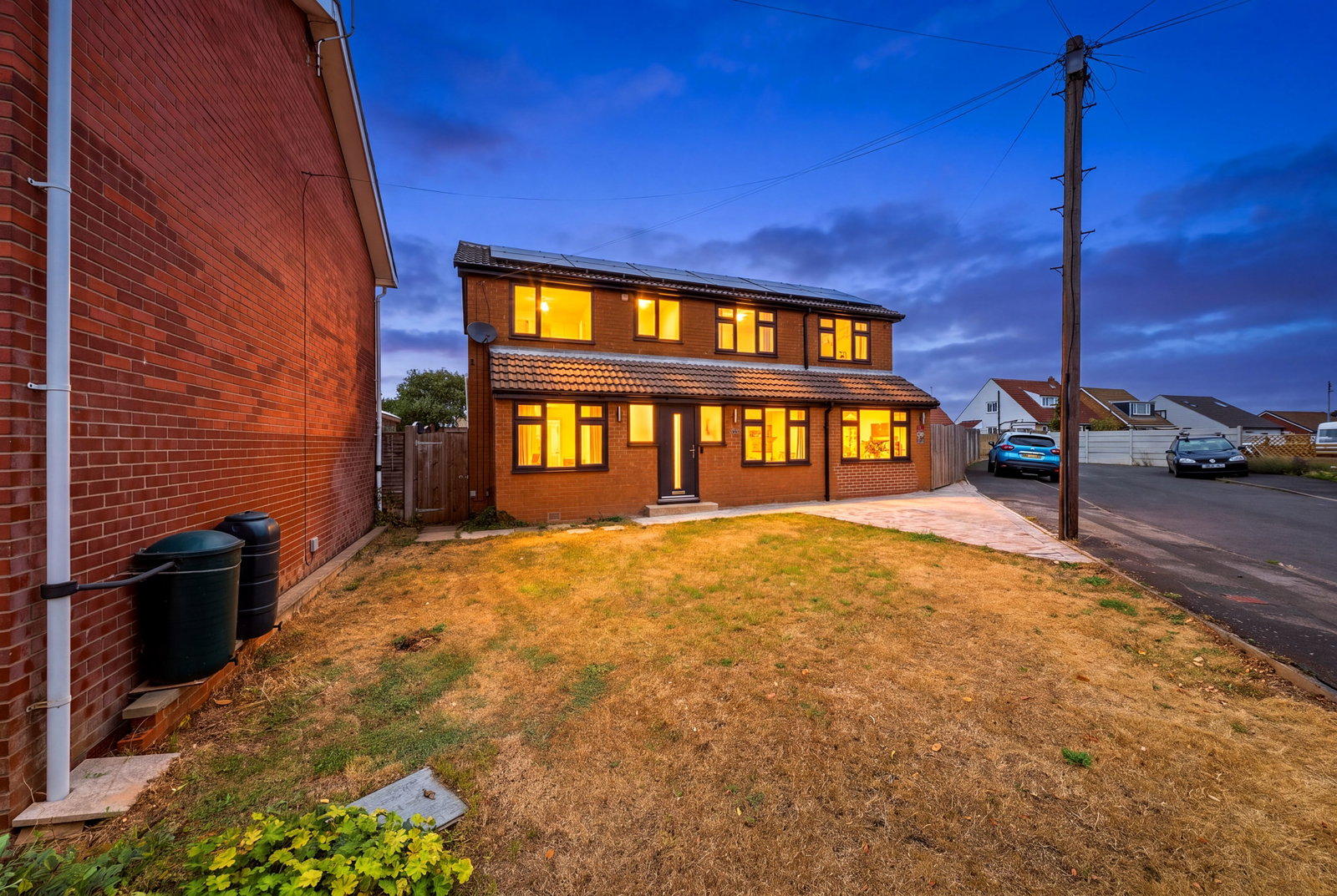 Detached House in Castleford 2