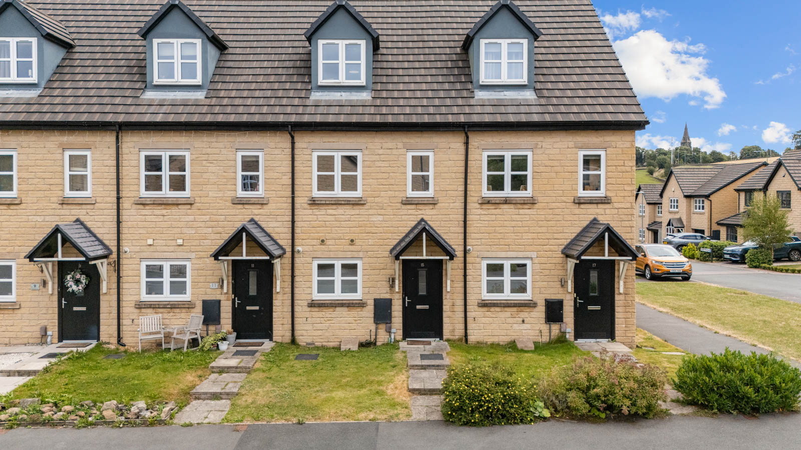Semi Detached House for sale in Bradford, Water Meadow Drive, Denholme, Bradford., 840 m²