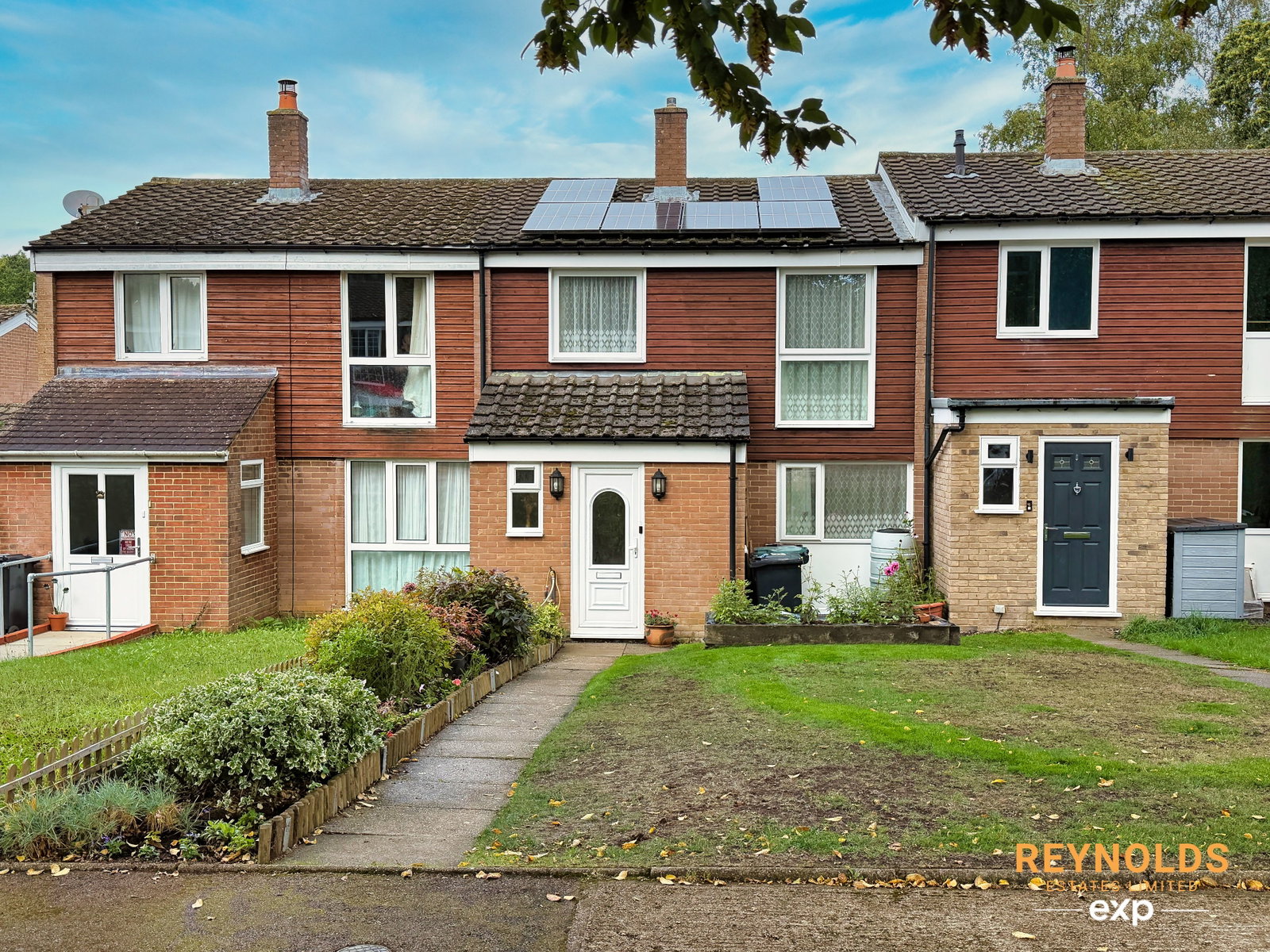 Terraced House for sale in Meopham, Beech Mast, Vigo, Meopham, Kent, DA13 0SX, 871 m²