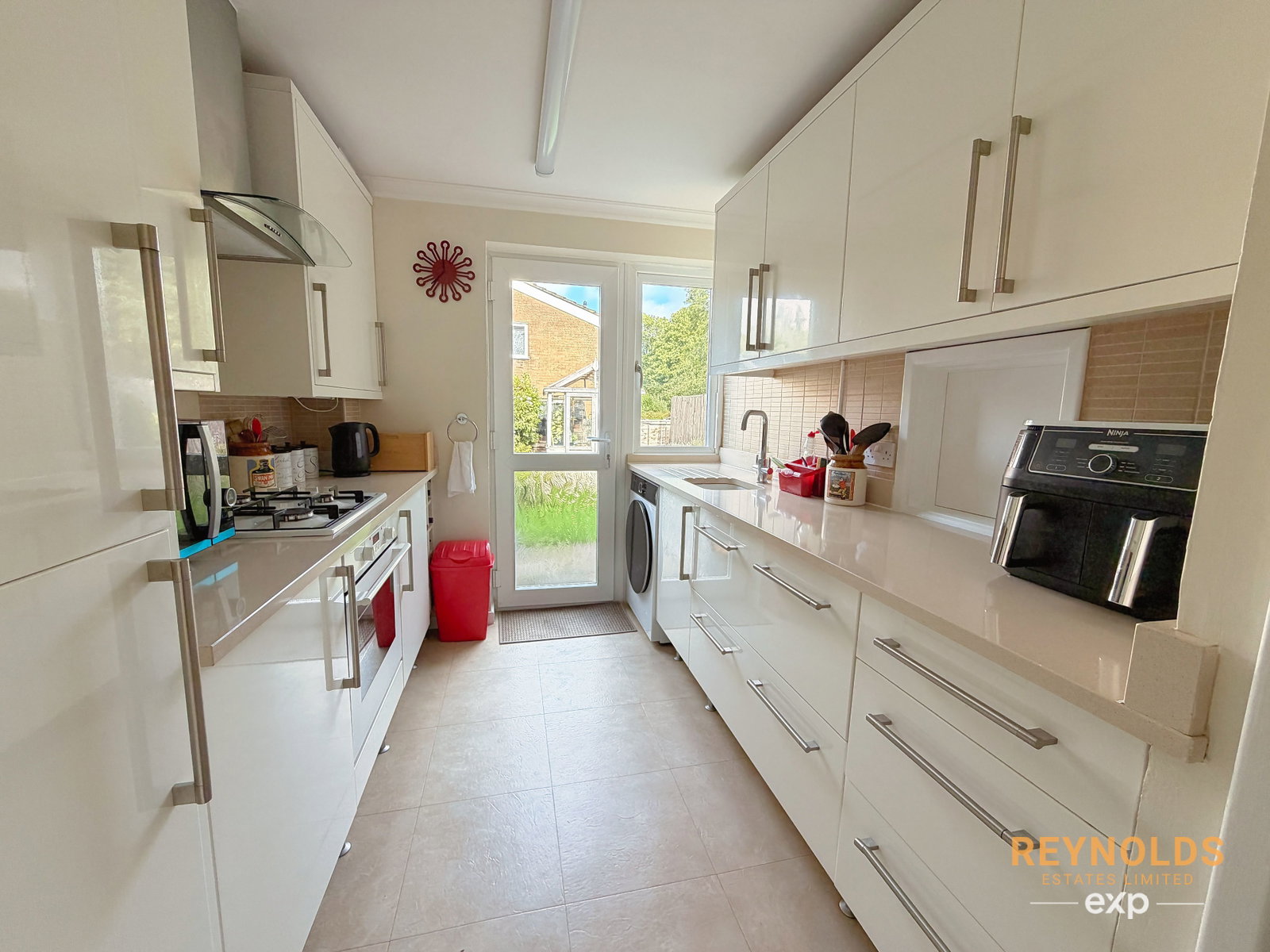 Terraced House for sale in Meopham, Beech Mast, Vigo, Meopham, Kent, DA13 0SX, 871 m²