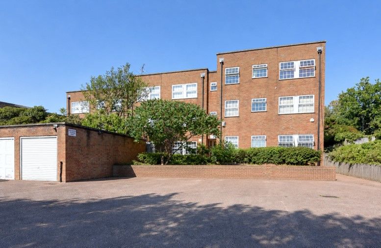 Apartment in Enfield 3