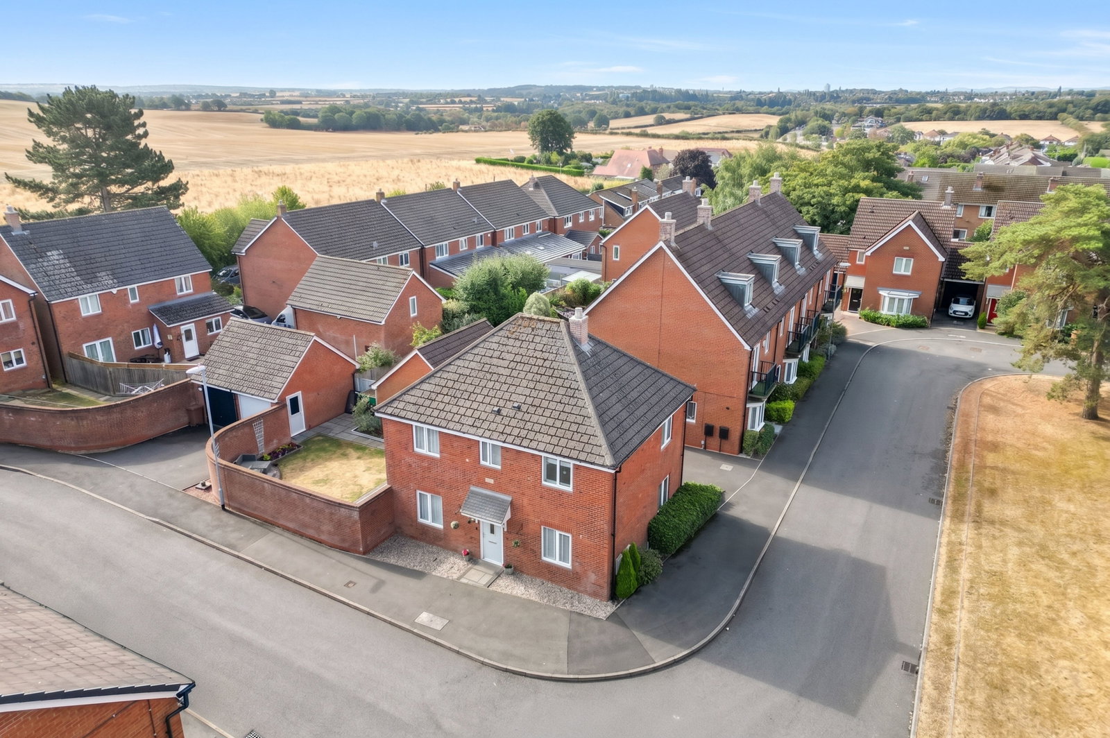 Detached House for sale in Burntwood, Pine Tree Close, Burntwood, 117 m²