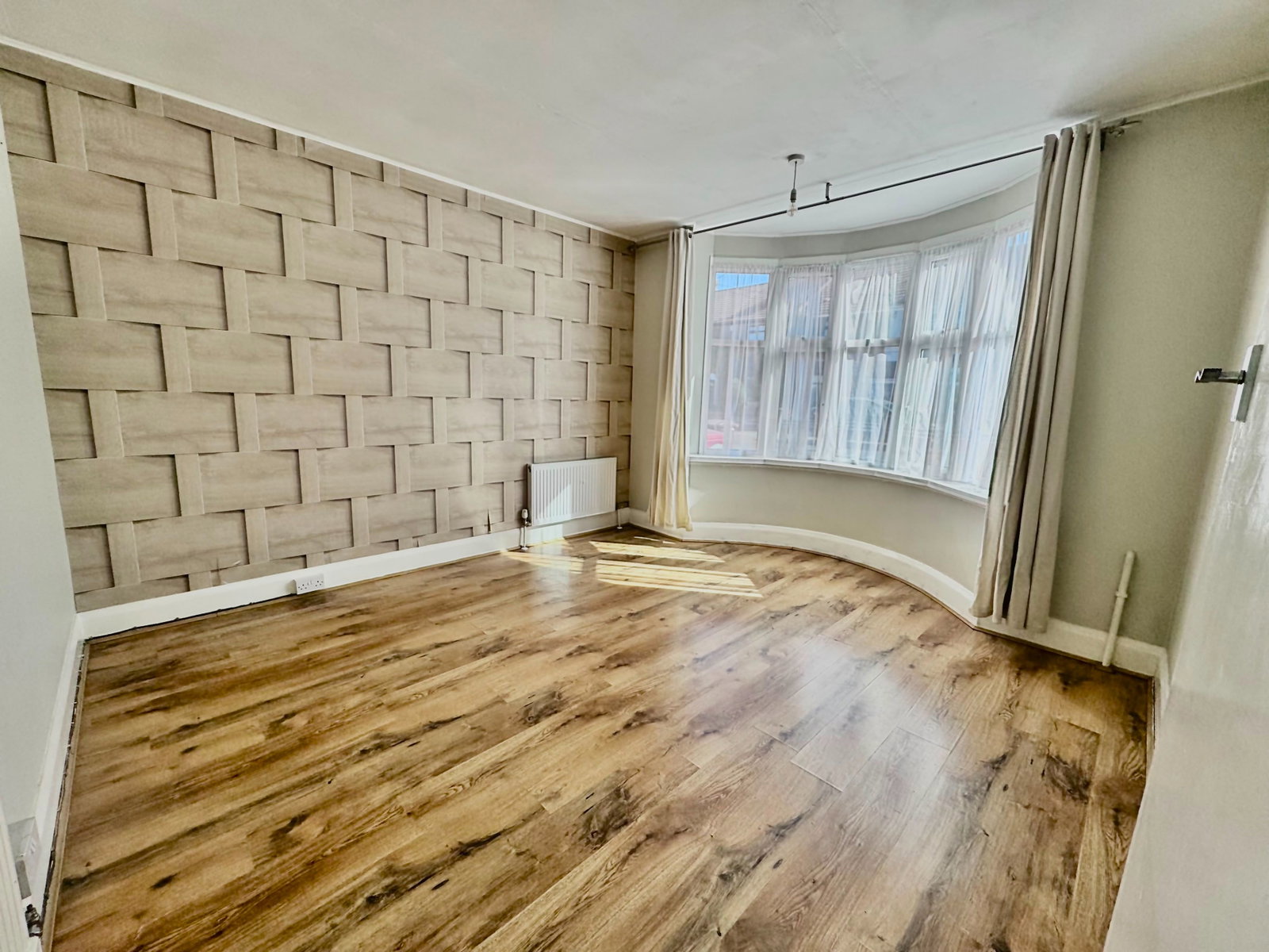 Semi Detached Bungalow for sale in Sheerness, Holmside Avenue, Minster On Sea, Sheerness, ME12 3EX