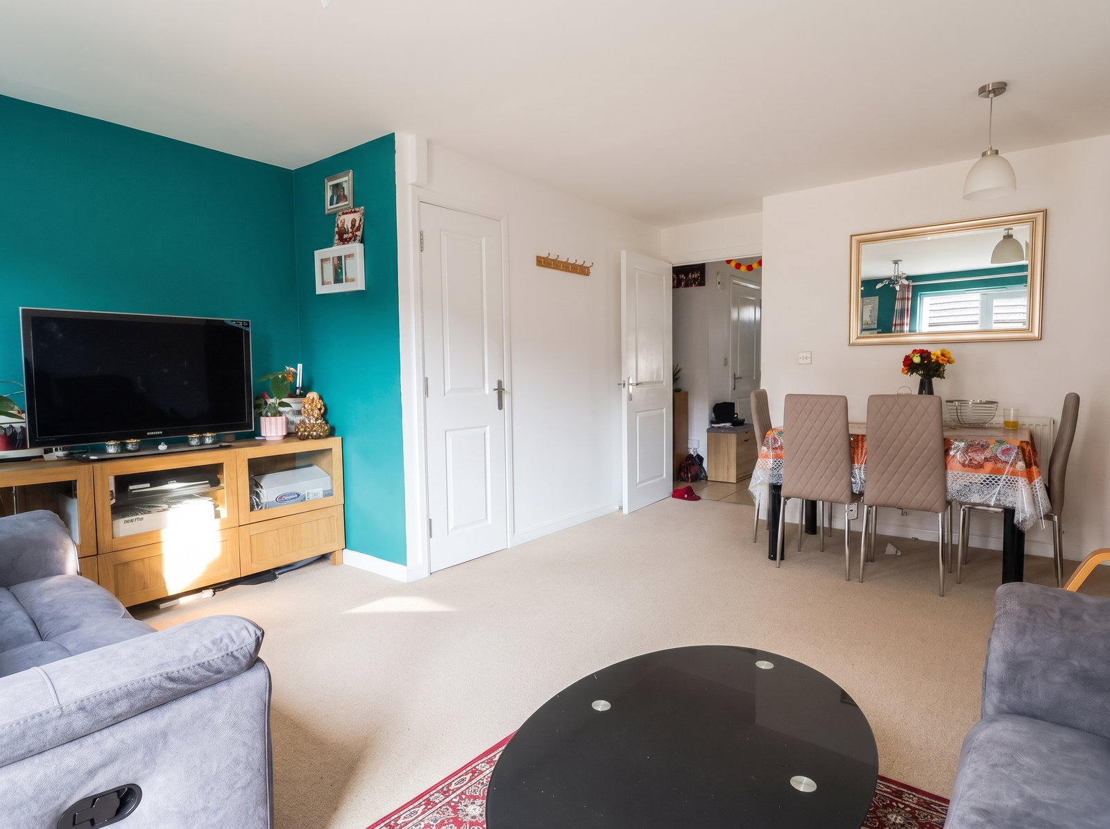 Semi Detached House in Gloucester