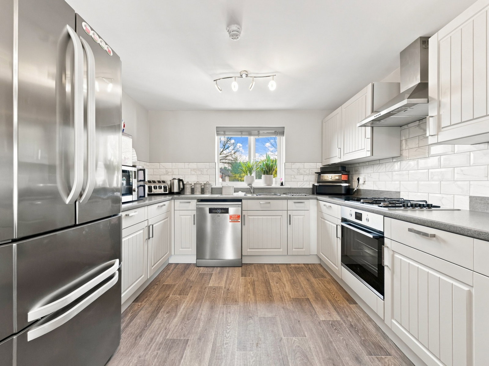 Semi Detached House for sale in Oakdale, Cae'R Hen Dy, Blackwood, Oakdale, Caerphilly, NP12 0NY, 1061 m²