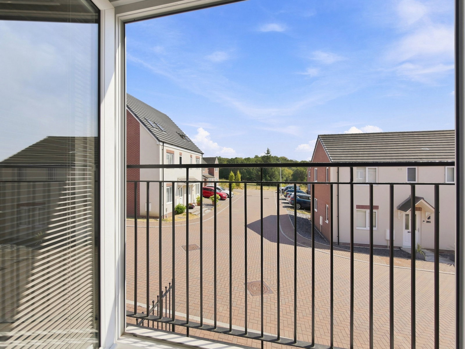 Semi Detached House in Oakdale 4