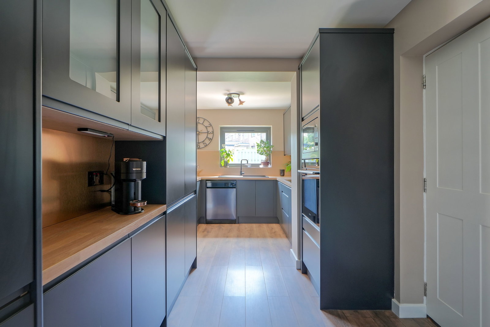 Semi Detached House for sale in Sheffield, Quarry Vale Grove, Sheffield, 1217 m²