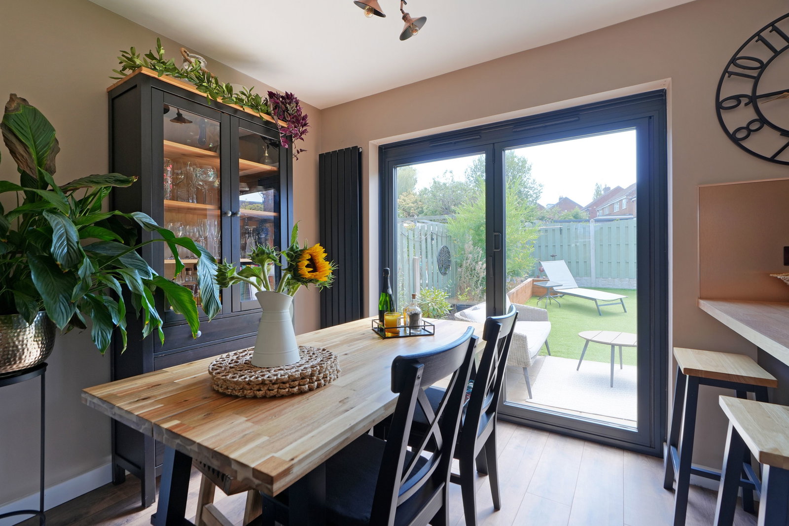 Semi Detached House for sale in Sheffield, Quarry Vale Grove, Sheffield, 1217 m²