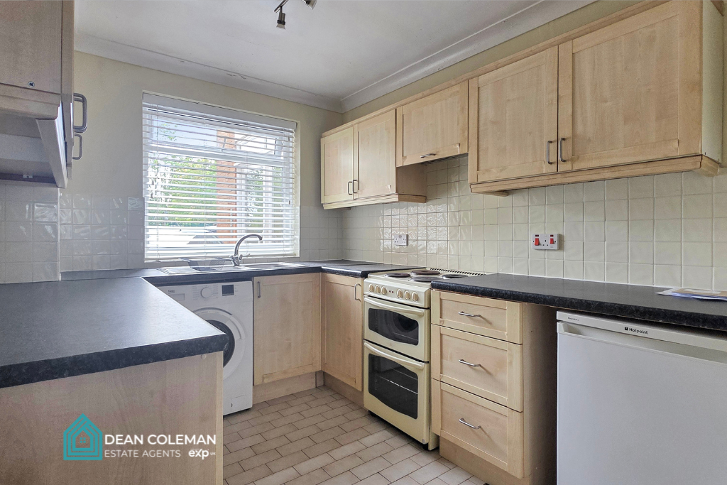 Flat for sale in Birmingham, Janie Court, 135, Wake Green Road, Moseley, B13 9UT, 460 m²