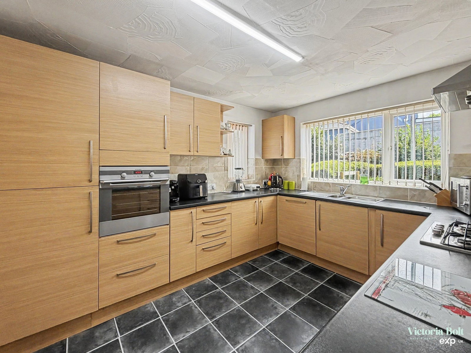 Detached House in Plymouth