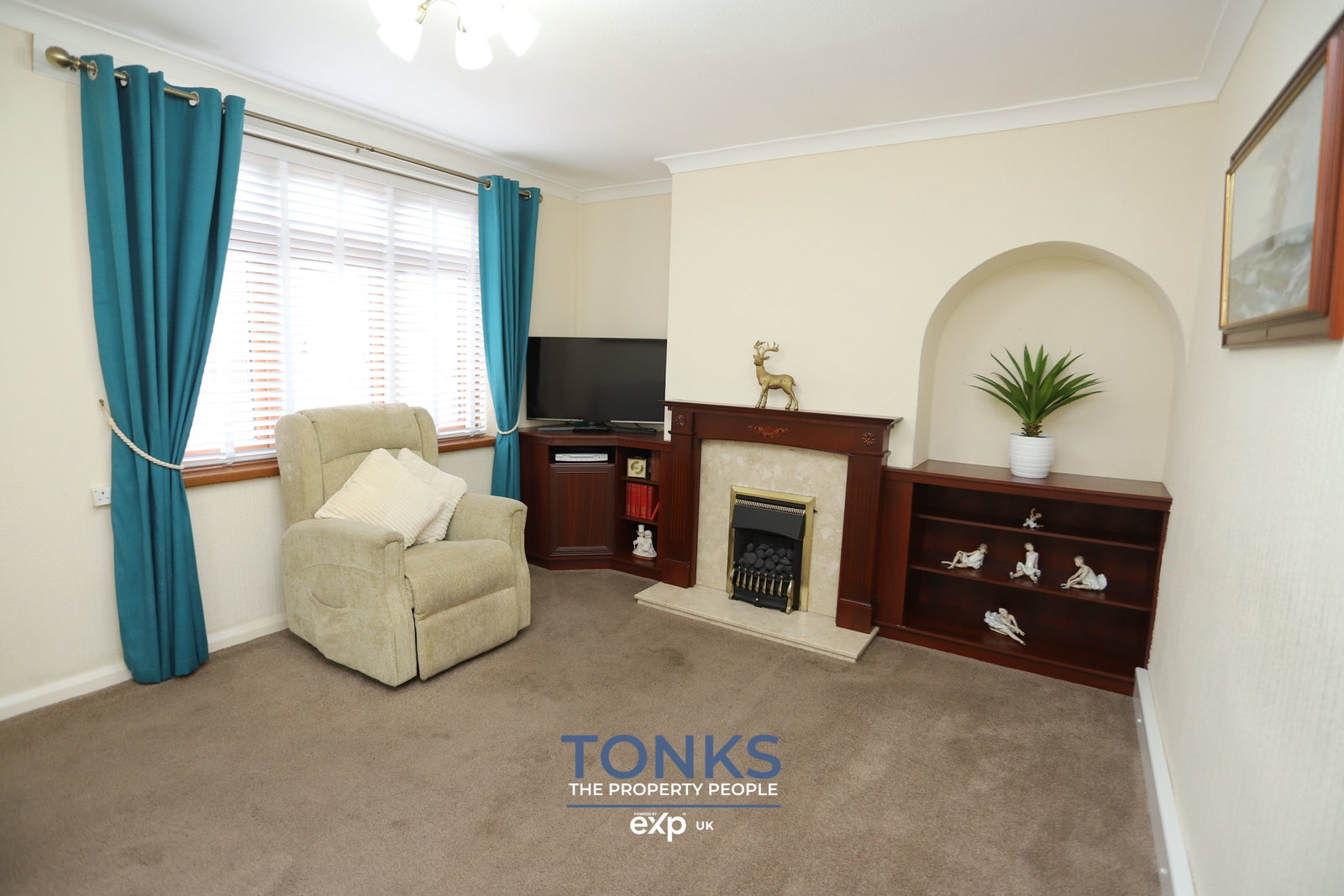 Semi Detached House in Oldbury