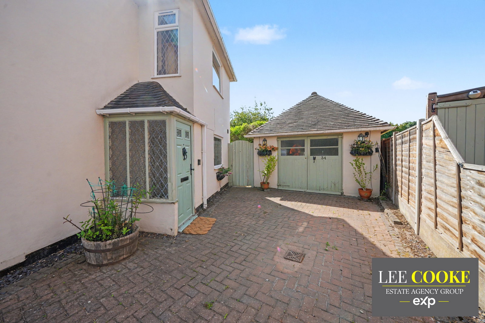 Detached House for sale in Wolverhampton, Meadow Road, Albrighton, Wolverhampton, WV7 3DZ