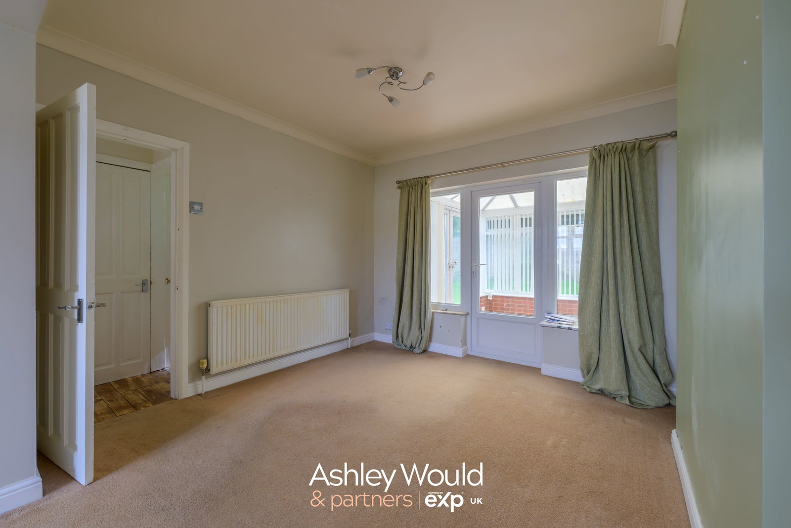 Semi Detached House for sale in Halesowen, Windsor Close, Halesowen, B63 4BJ