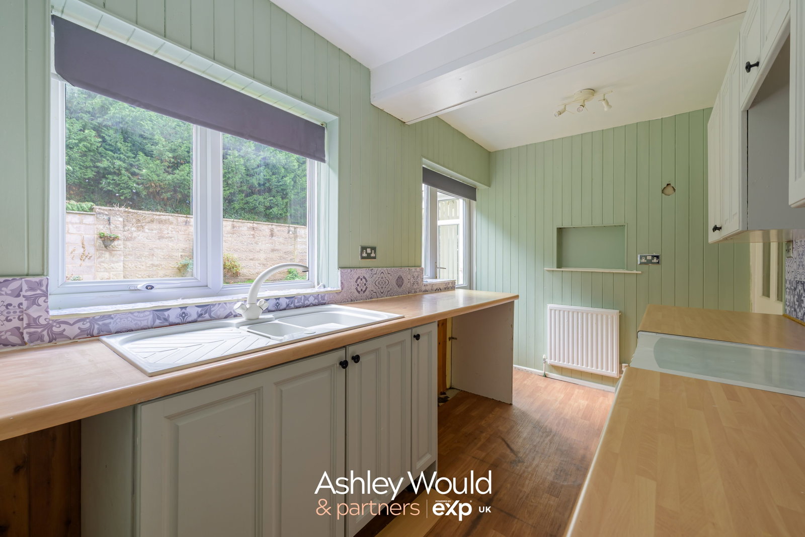 Semi Detached House for sale in Halesowen, Windsor Close, Halesowen, B63 4BJ
