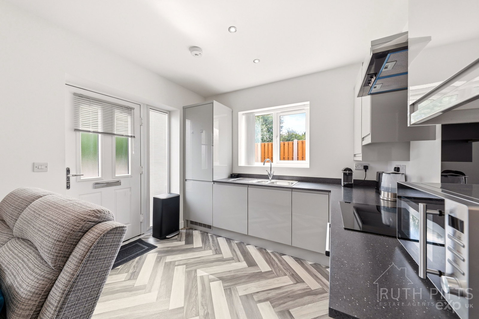 Semi Detached Bungalow for sale in Pontefract, New Brook Road, South Elmsall, WF9