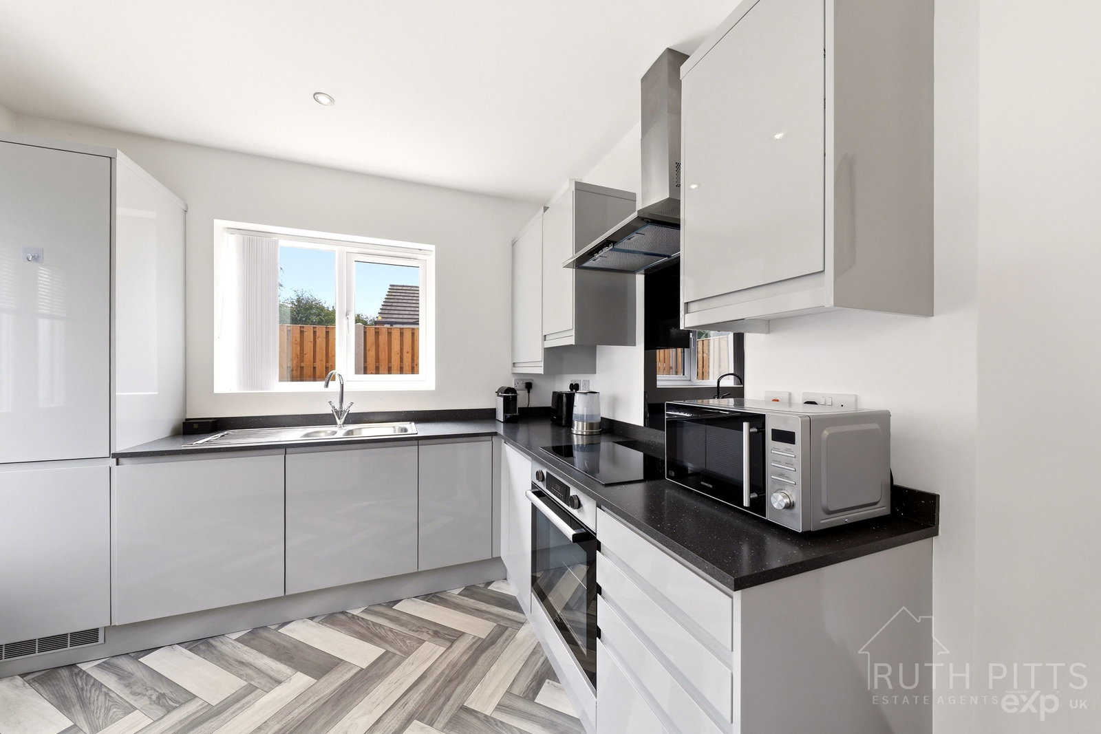Semi Detached Bungalow for sale in Pontefract, New Brook Road, South Elmsall, WF9