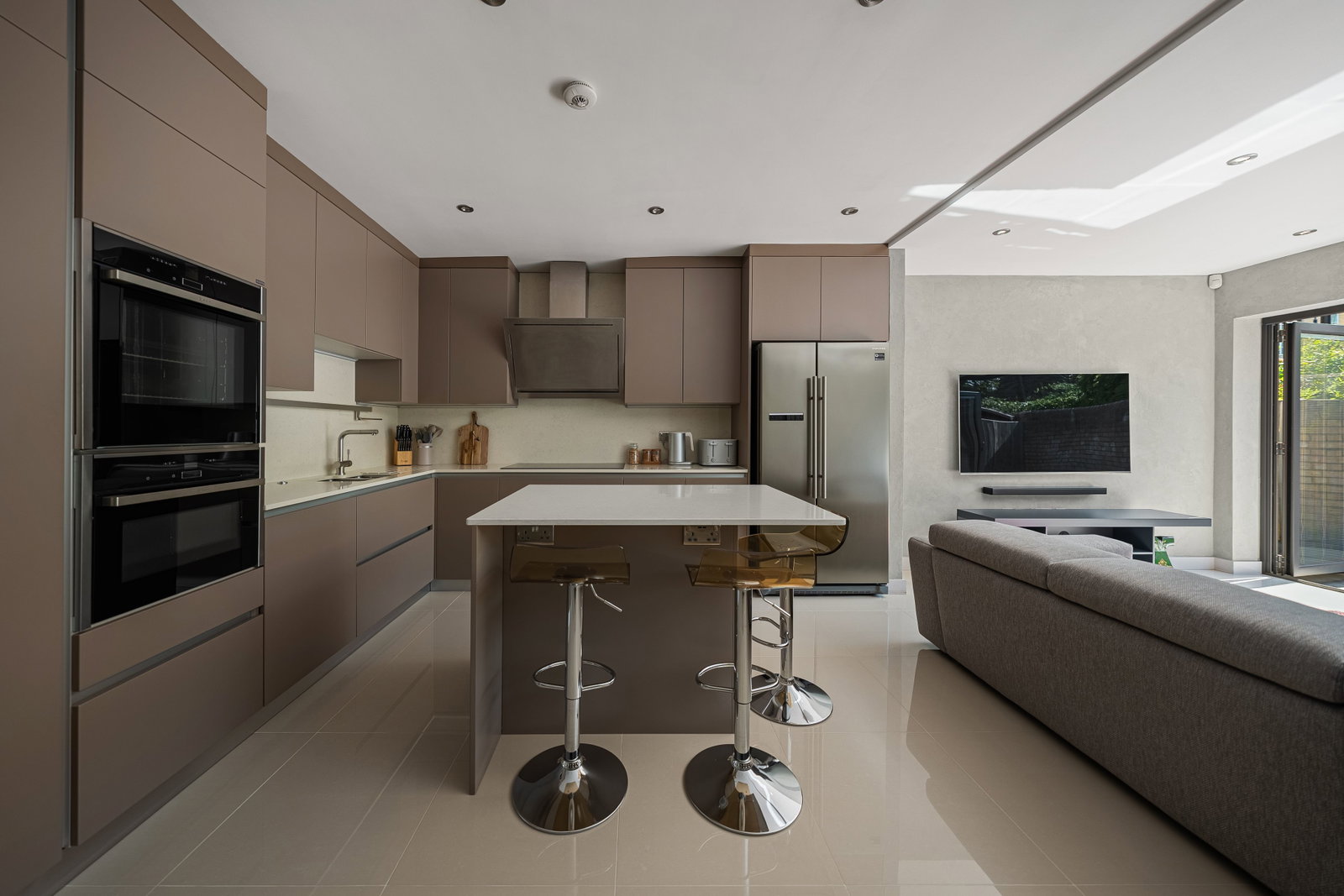 Semi Detached House in London 4