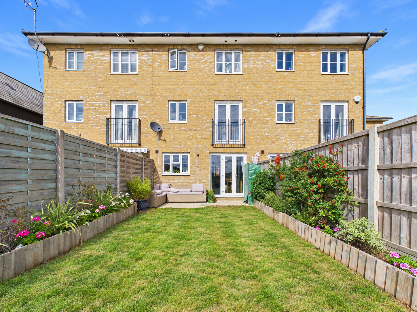 Terraced House for sale in Sawbridgeworth, Sun Street, Sawbridgeworth, 1190 m²