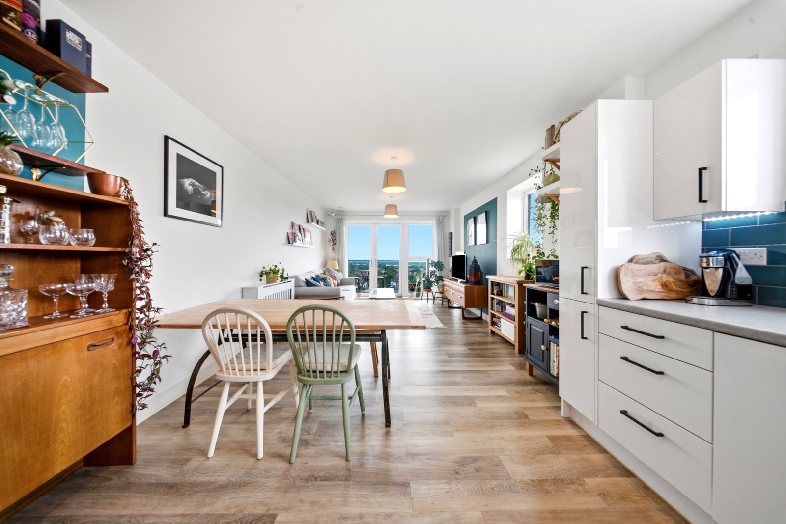 Flat for sale in Greenford, Goshawk Court, Greenford, UB6, 750 m²