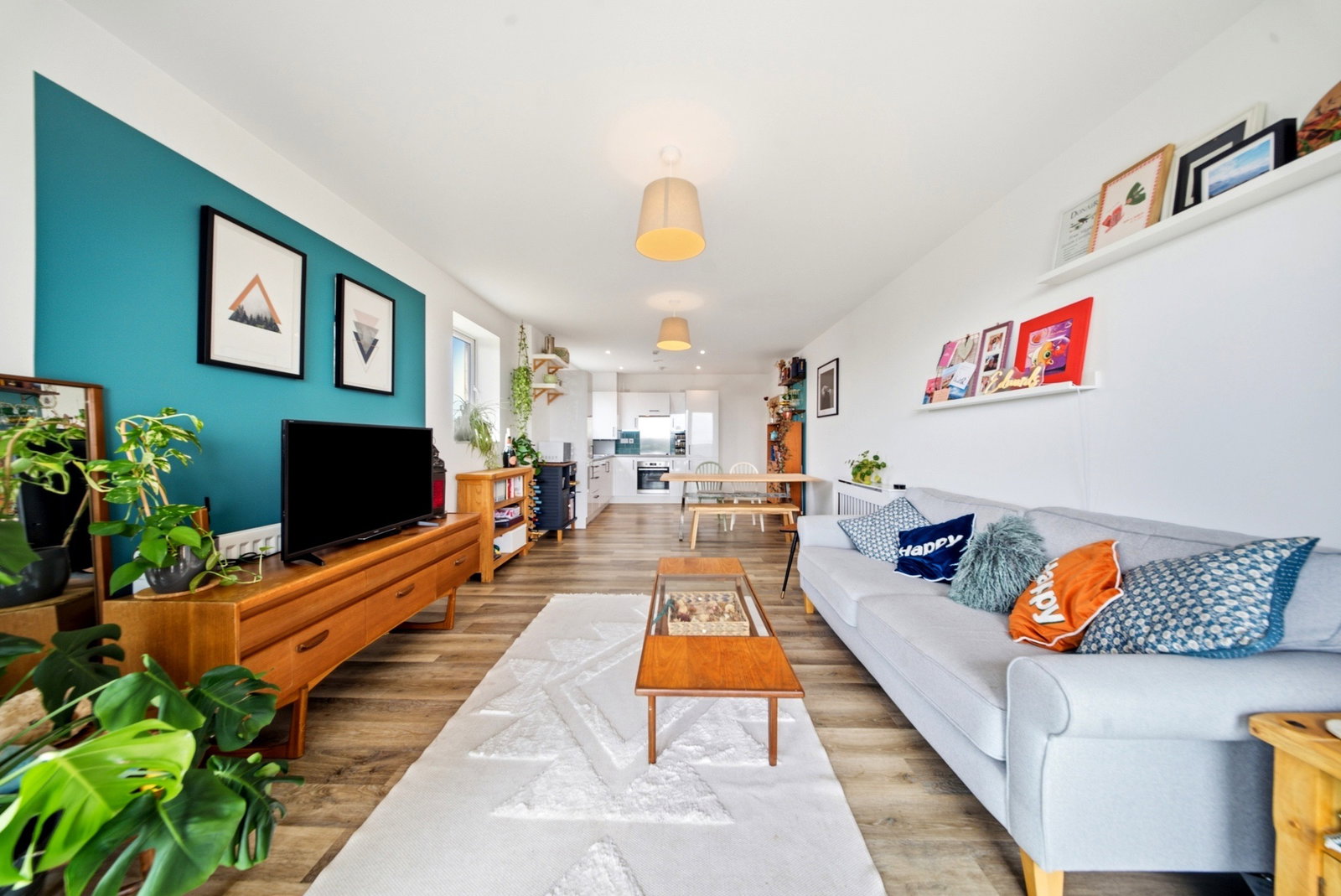 Flat for sale in Greenford, Goshawk Court, Greenford, UB6, 750 m²