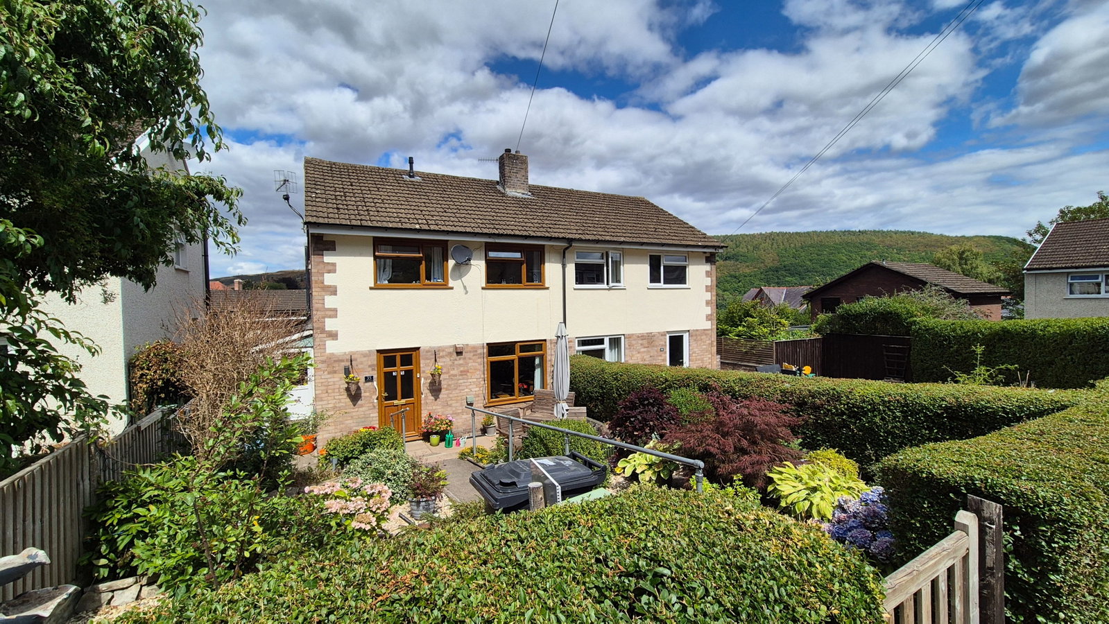 Semi Detached House in Knighton