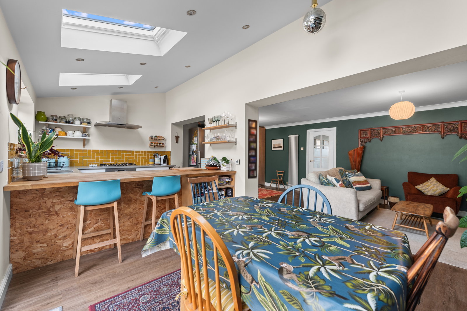 Semi Detached House for sale in Sheffield, St. Albans Drive, Sheffield, S10 4DL, 1285 m²