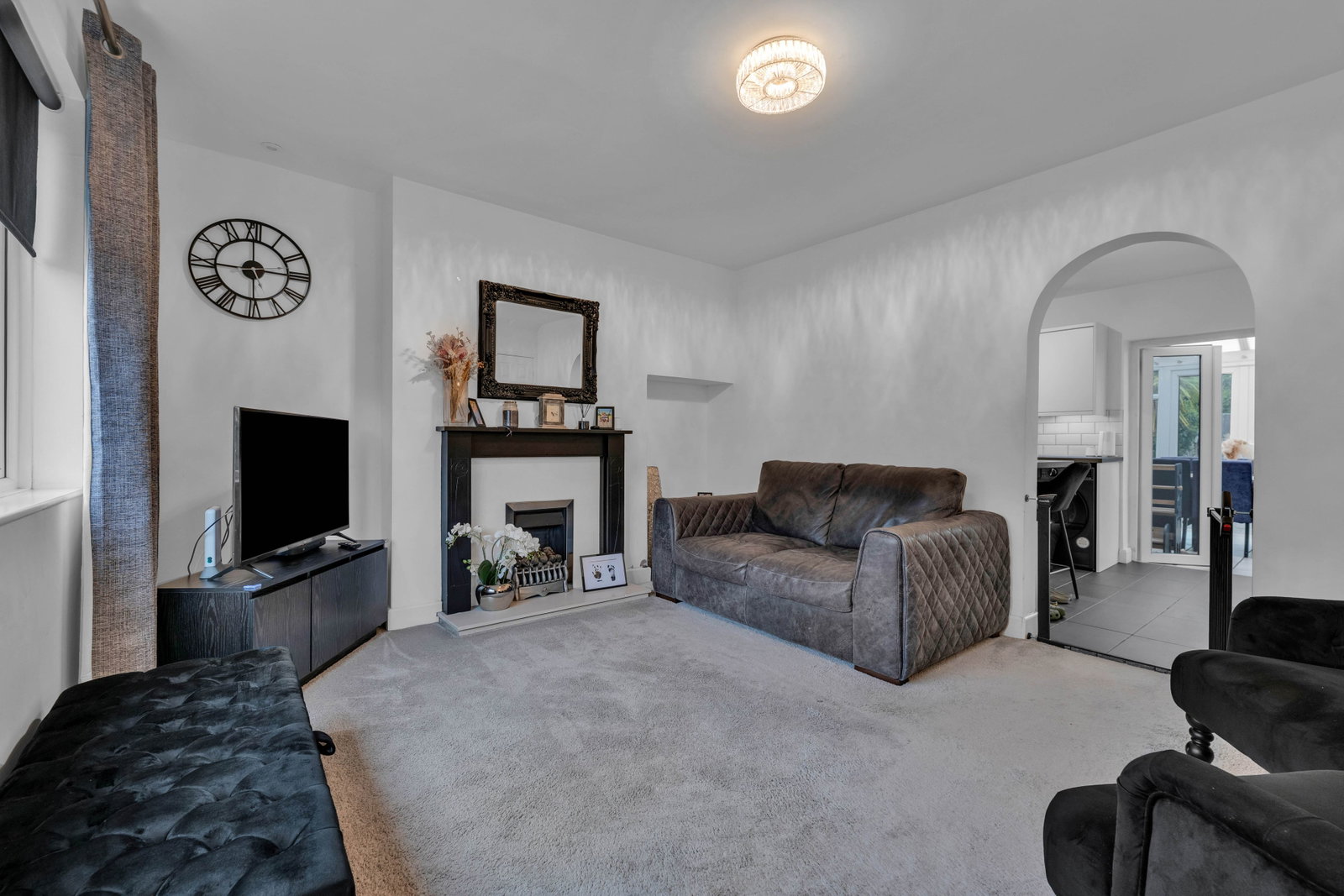 Semi Detached House for sale in Leicester, Stonehill Avenue, Birstall, LE4 4JF