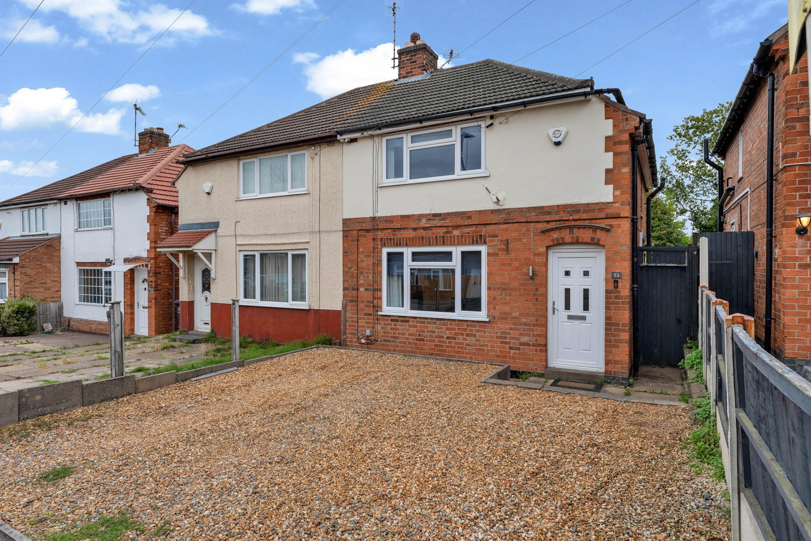 Semi Detached House for sale in Leicester, Stonehill Avenue, Birstall, LE4 4JF